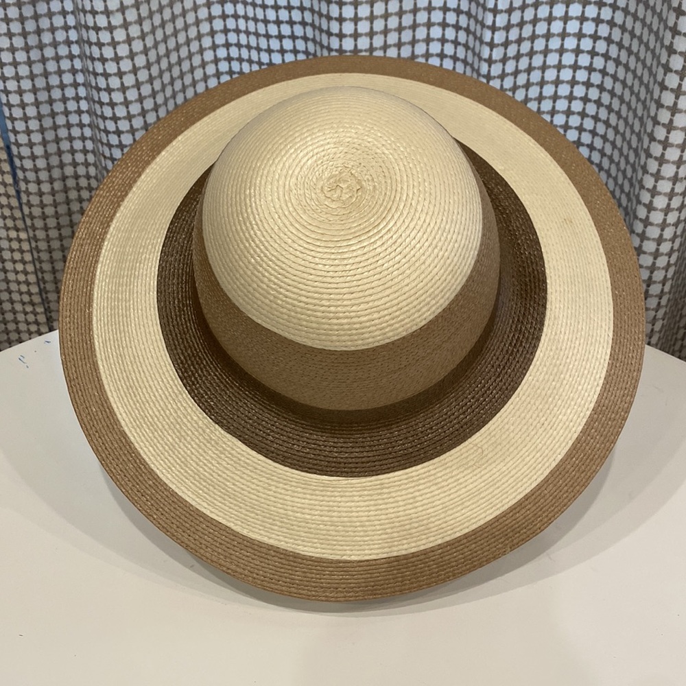 Straw beach hat brown striped